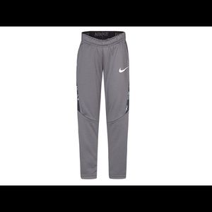 Boy’s Nike pull on pants NWT